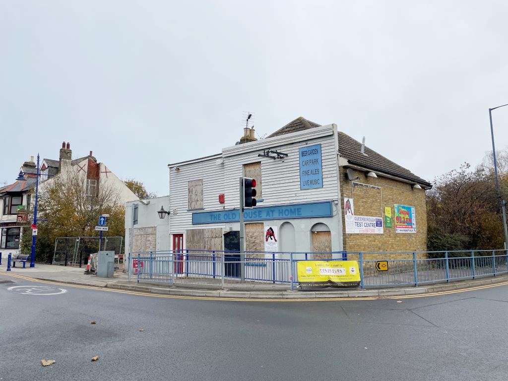 Public House With Planning For Re-Development