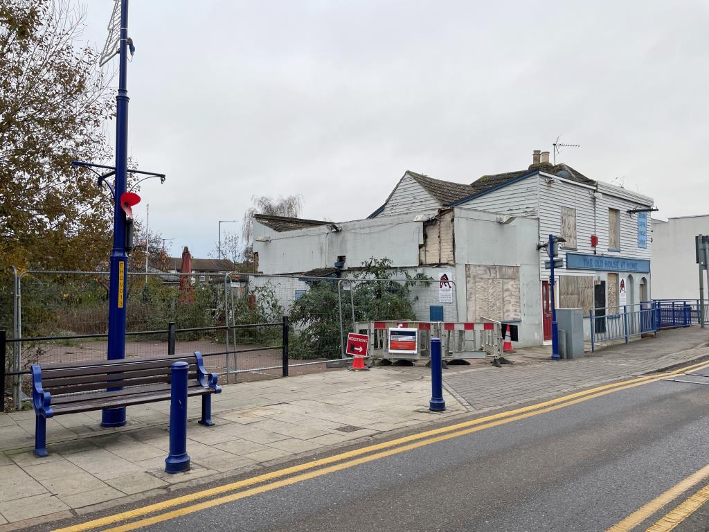Public House With Planning For Re-Development
