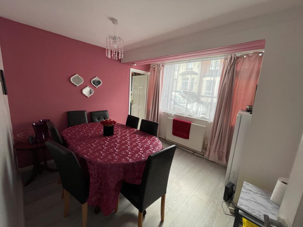 Freehold Residential Investment - Four-Bedroom House And Two Studios