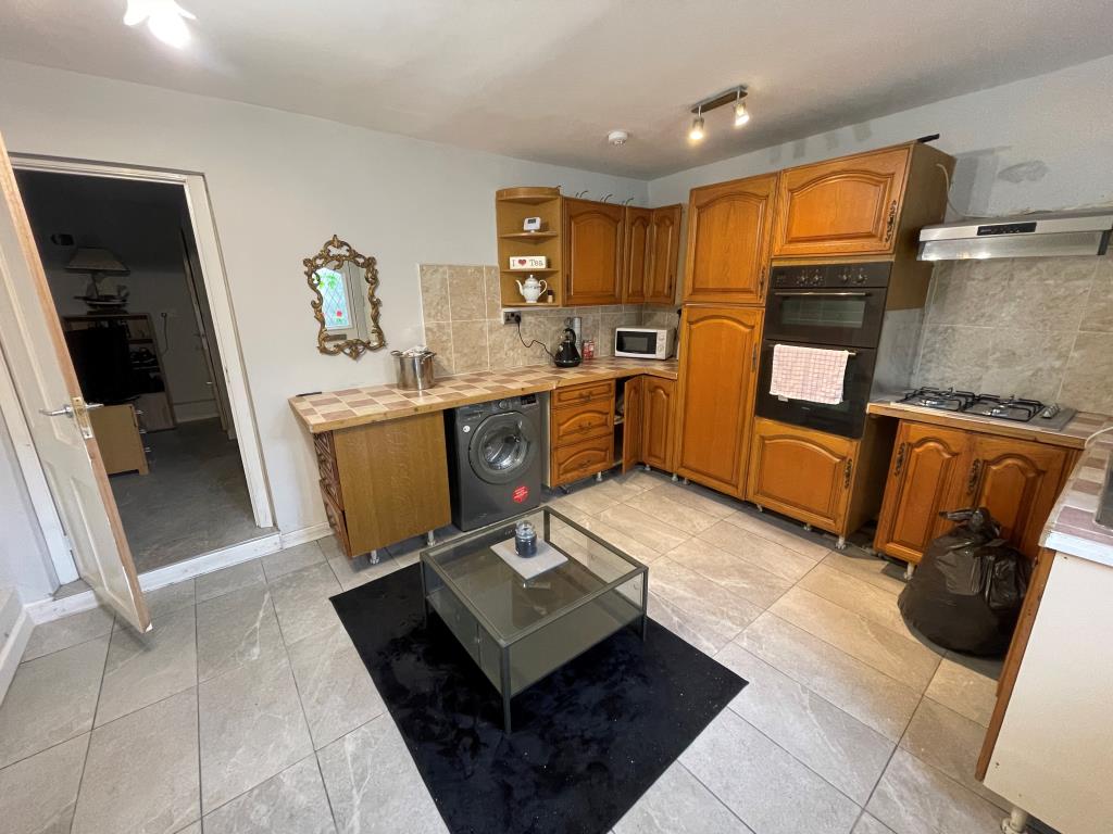 Freehold Residential Investment - Four-Bedroom House And Two Studios