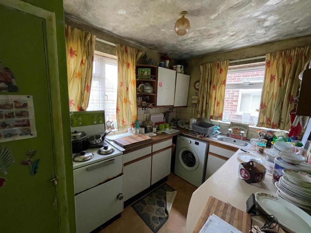 Two-Bedroom Upper Maisonette For Improvement With Garage And Garden