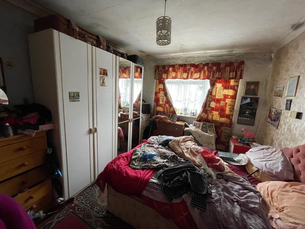 Two-Bedroom Upper Maisonette For Improvement With Garage And Garden