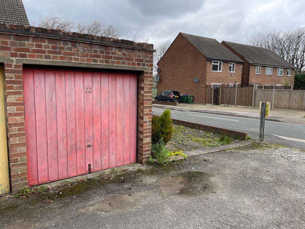 Two-Bedroom Upper Maisonette For Improvement With Garage And Garden
