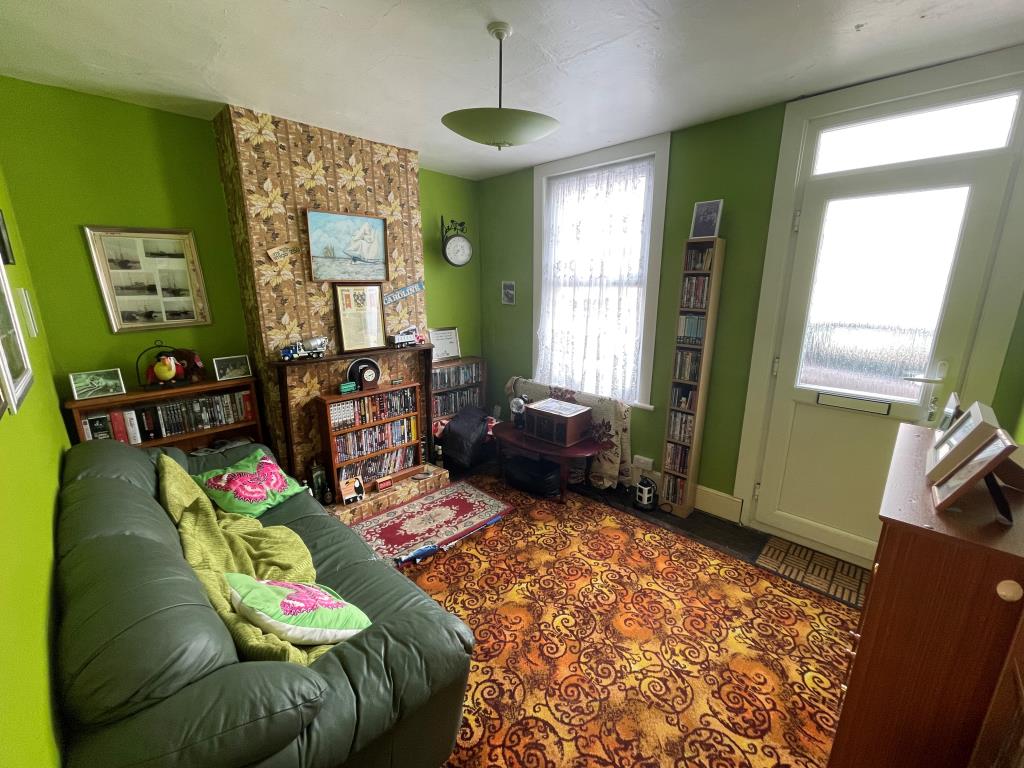 Freehold Mid-Terrace House For Investment