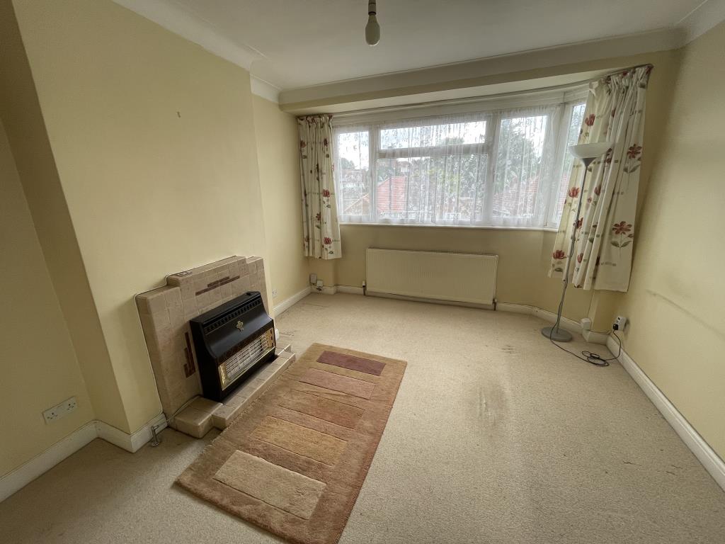First Floor Maisonette With Garden And Derelict Garage