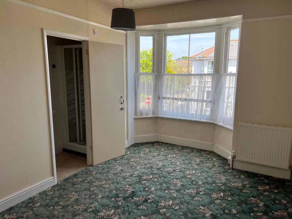Town Centre Six-Bedroom House With Potential