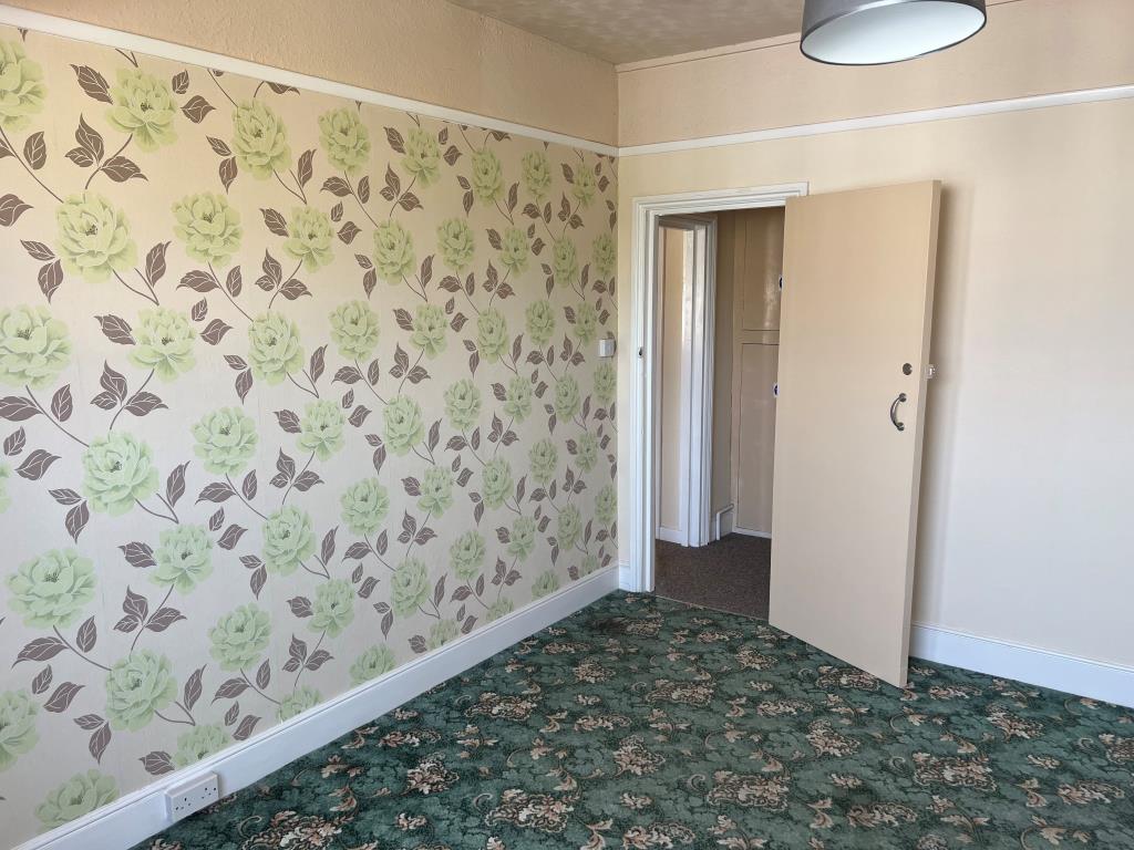 Town Centre Six-Bedroom House With Potential