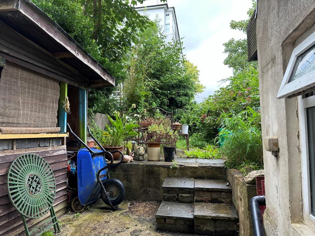 Block Of Five Flats For Investment