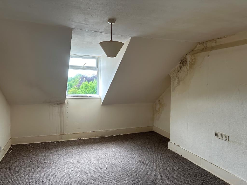 Block Of Five Flats For Investment