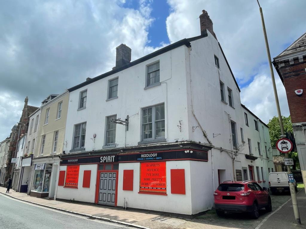 High Yielding Freehold Investment