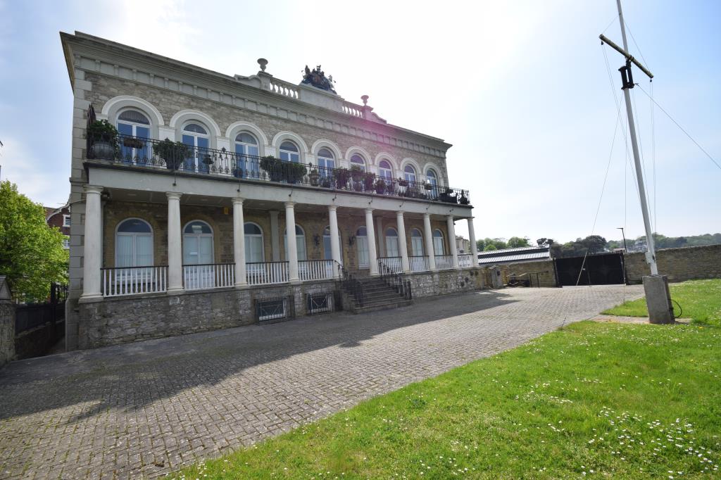 Freehold Four Storey Waterfront Building With Potential