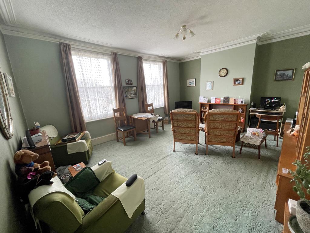 Three-Bedroom Maisonette For Investment