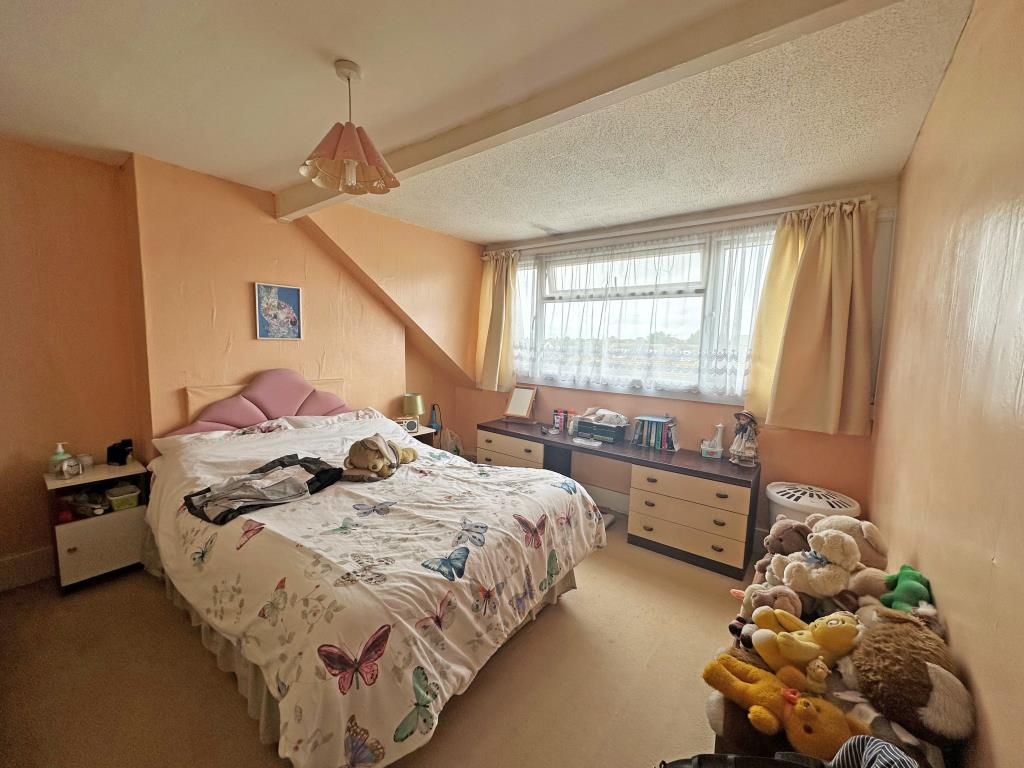 Three-Bedroom Maisonette For Investment
