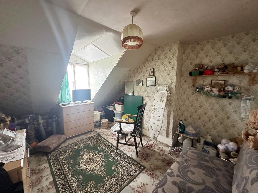 Three-Bedroom Maisonette For Investment