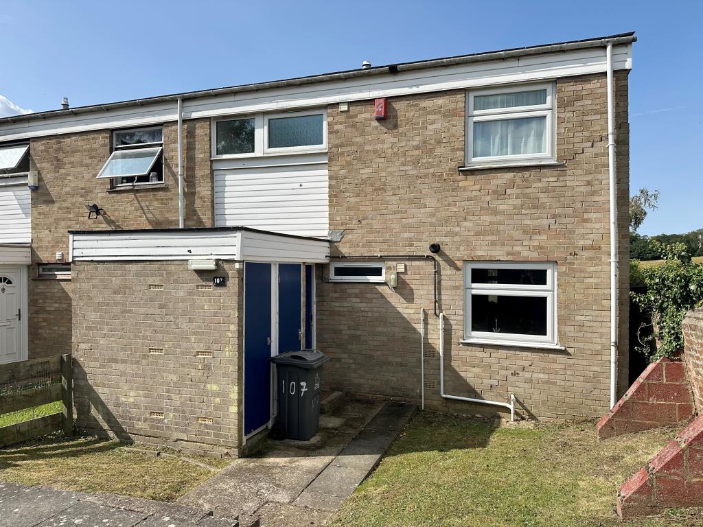End-Terrace House Close To University