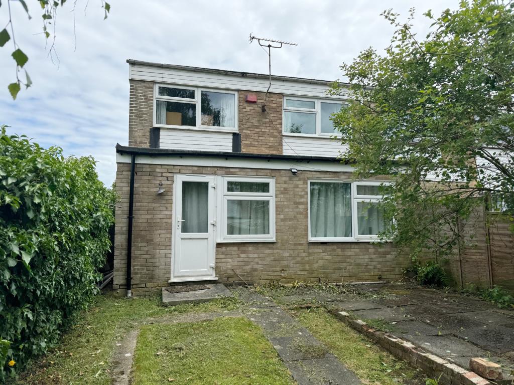 End-Terrace House Close To University