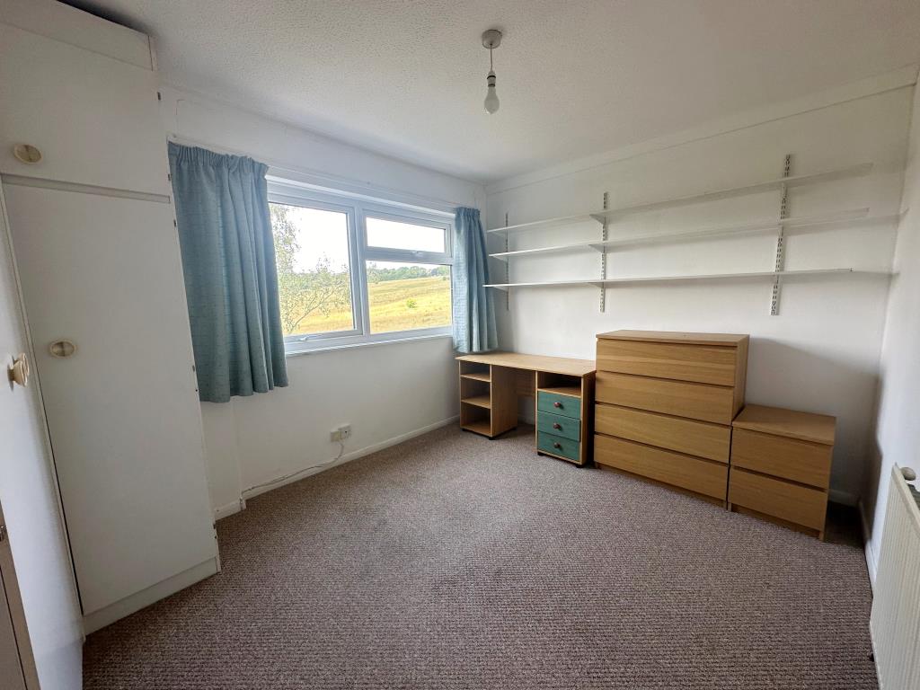 End-Terrace House Close To University