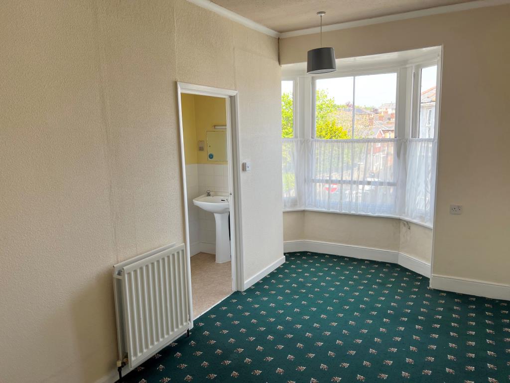 Town Centre Six-Bedroom House With Potential