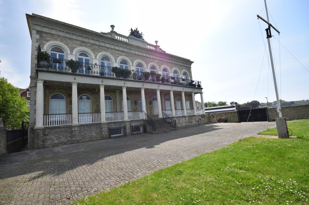 Freehold Four Storey Waterfront Building With Potential