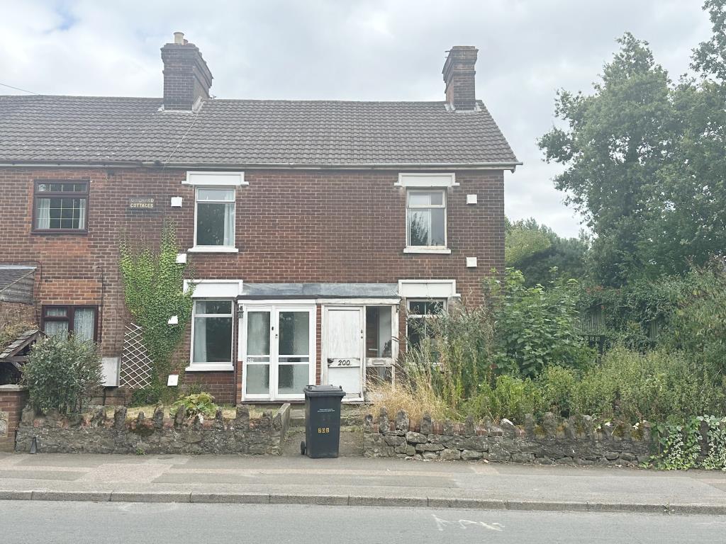 End-Terrace House For Improvement