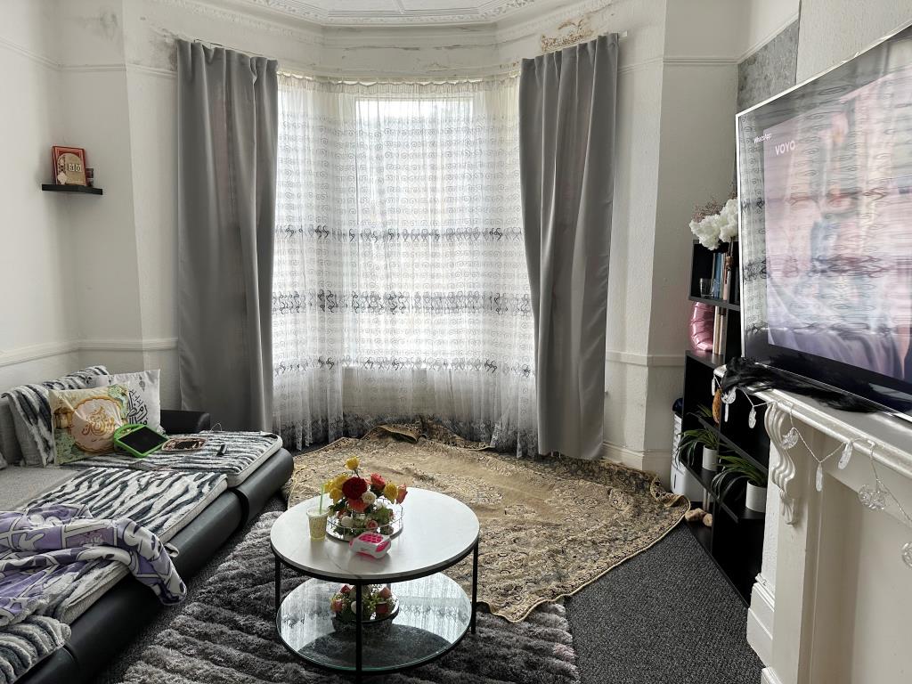 Block Of Five Flats For Investment