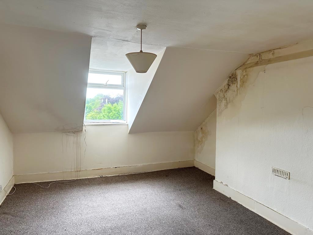 Block Of Five Flats For Investment