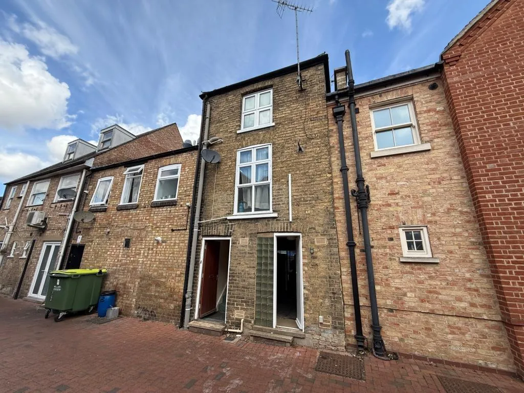 Mixed Use Building For Improvement And Repair