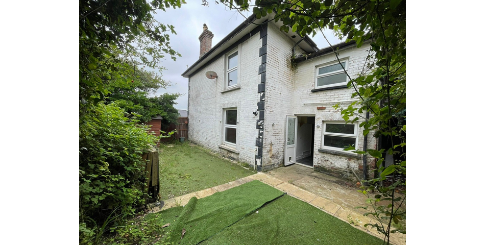 Lot 11 - Three-bedroom House For Improvement