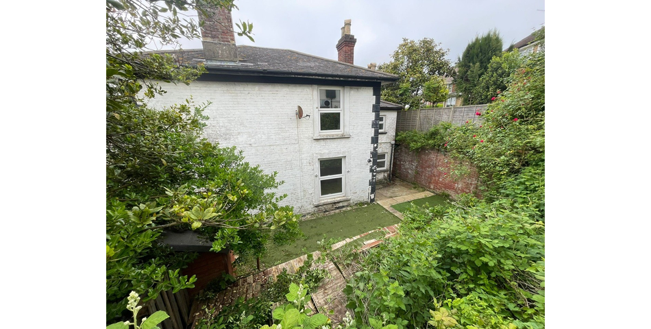 Lot 11 - Three-bedroom House For Improvement