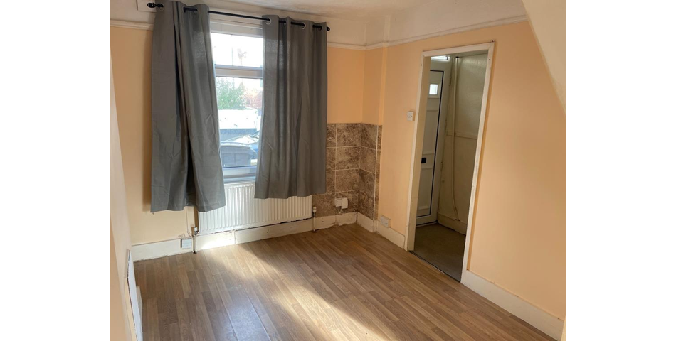 Lot 114 - Three-bedroom House For Improvement