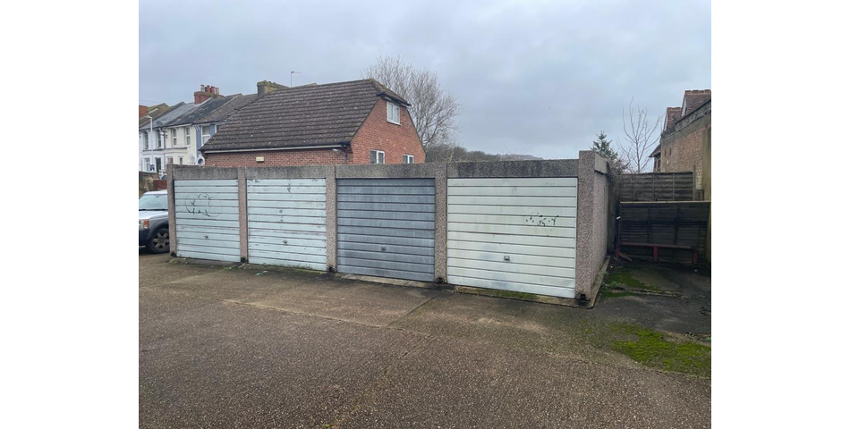 Lot 7 - One-bedroom Flat With Garage For Investment