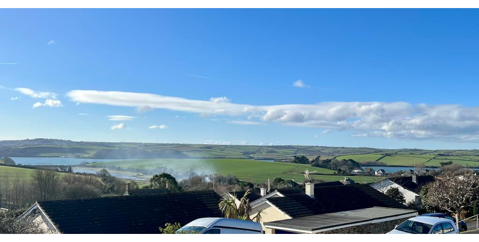 Lot 81 - Bungalow For Updating With Spectacular Views