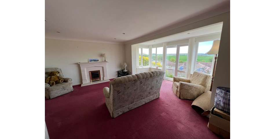 Lot 81 - Bungalow For Updating With Spectacular Views