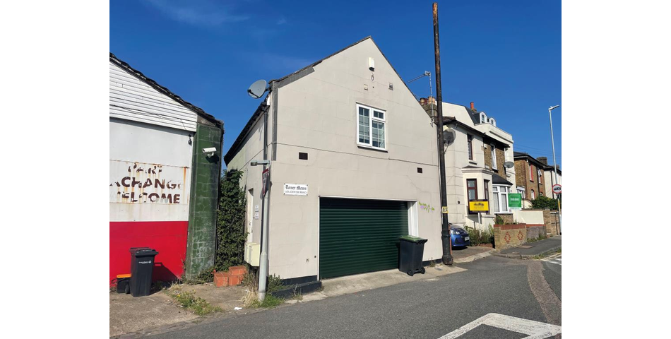 Lot 115 - Large Garage With Two Flats