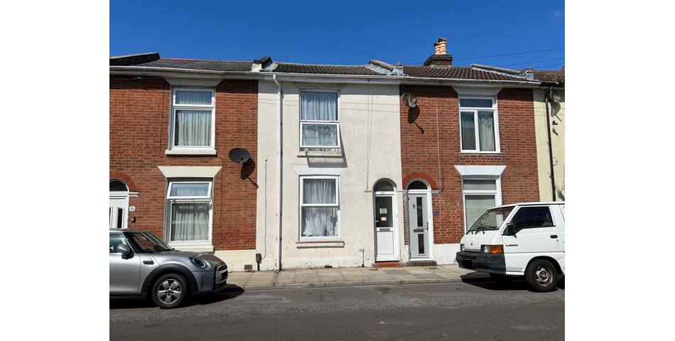 Lot 61 - Freehold Four-bedroom Hmo