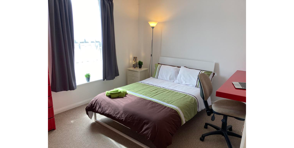 Lot 61 - Freehold Four-bedroom Hmo