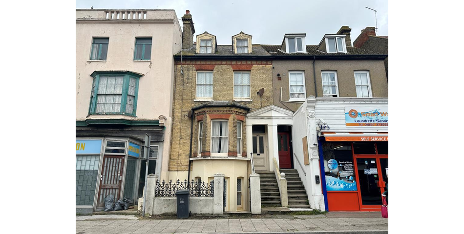 Lot 98 - Three-bedroom Maisonette For Investment