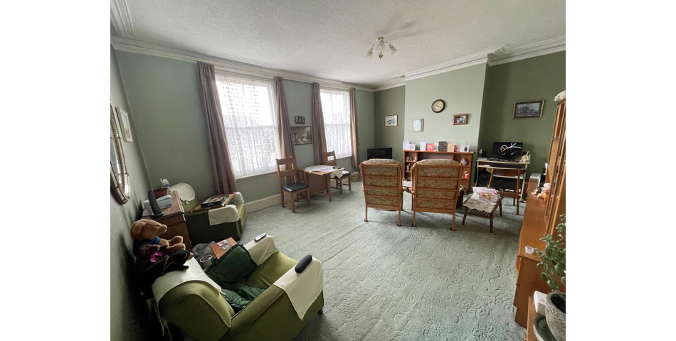 Lot 98 - Three-bedroom Maisonette For Investment