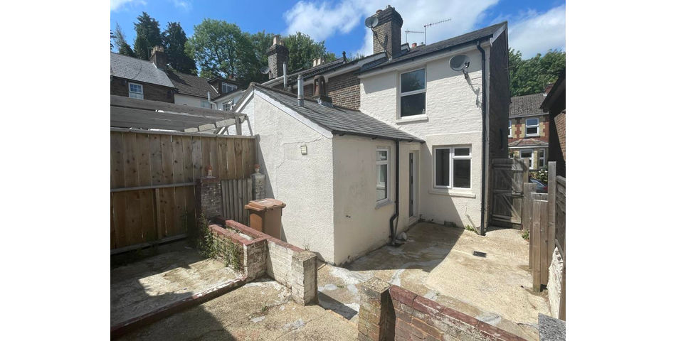 Lot 34 - House For Refurbishment And Structural Repair