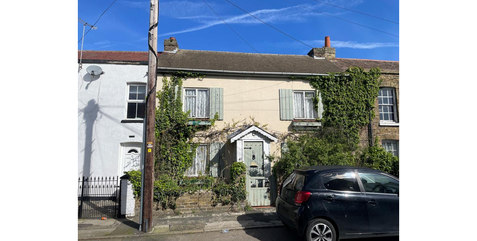 Lot 101 - Four-bedroom House For Refurbishment