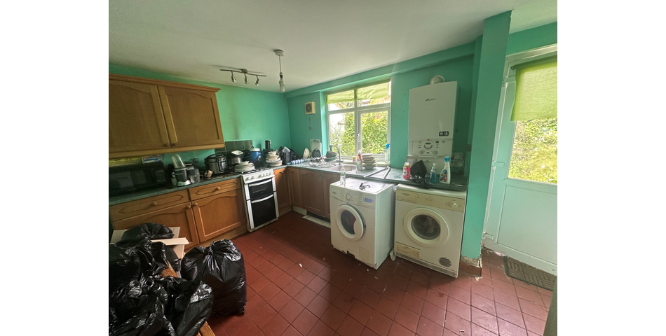 Lot 101 - Four-bedroom House For Refurbishment