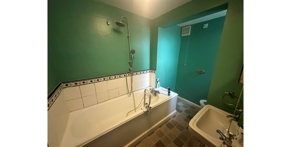 Lot 101 - Four-bedroom House For Refurbishment