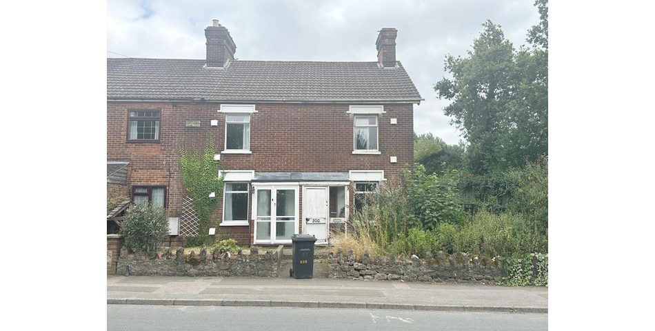 Lot 107 - End-terrace House For Improvement