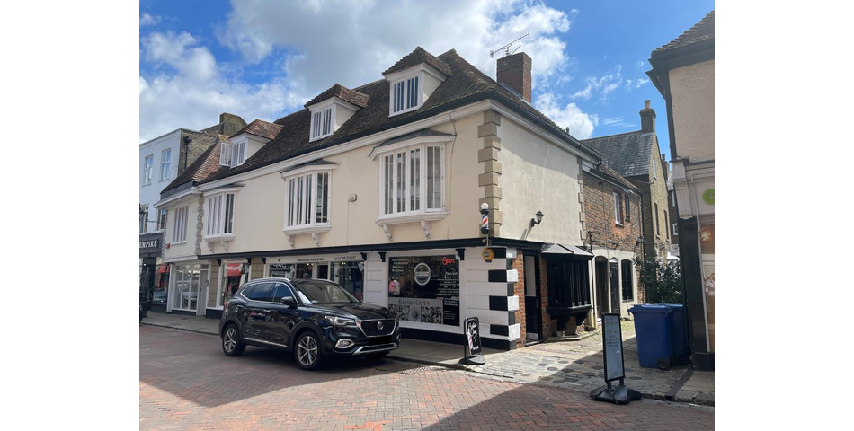 Lot 17 - Freehold Commercial Investment With Ground Rent Income