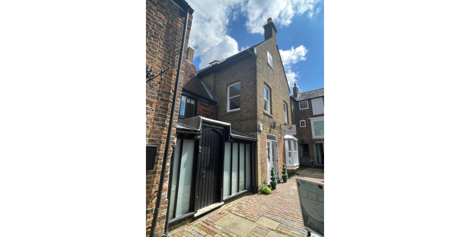 Lot 17 - Freehold Commercial Investment With Ground Rent Income