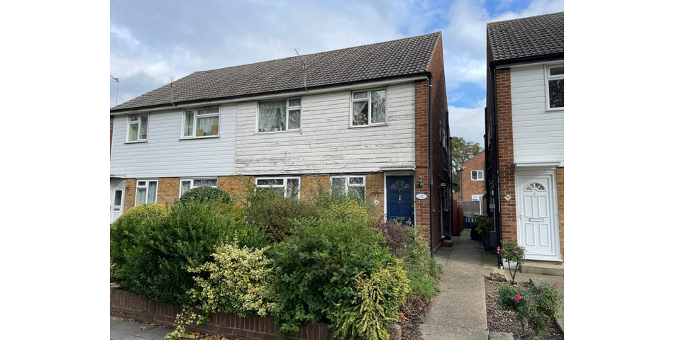Lot 144 - Two-bedroom Upper Maisonette For Improvement With Garage And Garden