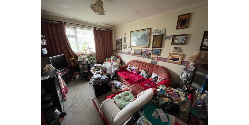 Lot 144 - Two-bedroom Upper Maisonette For Improvement With Garage And Garden