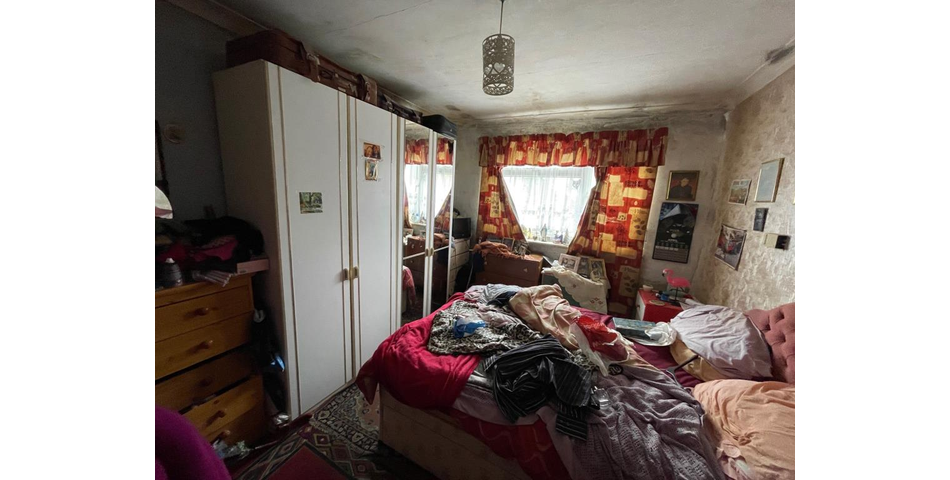 Lot 144 - Two-bedroom Upper Maisonette For Improvement With Garage And Garden