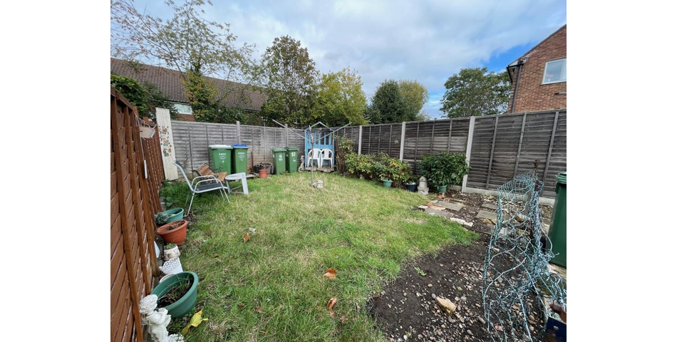 Lot 144 - Two-bedroom Upper Maisonette For Improvement With Garage And Garden
