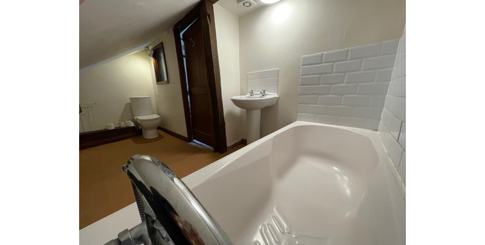 Lot 110 - Vacant Studio Flat For Investment